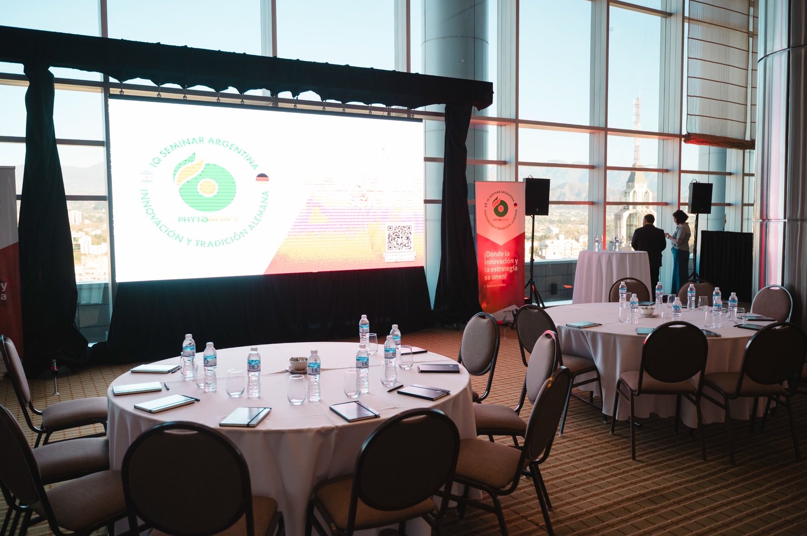 Sala preparada para el Seminario IQ Argentina de Phytobiotics en Sheraton Mendoza